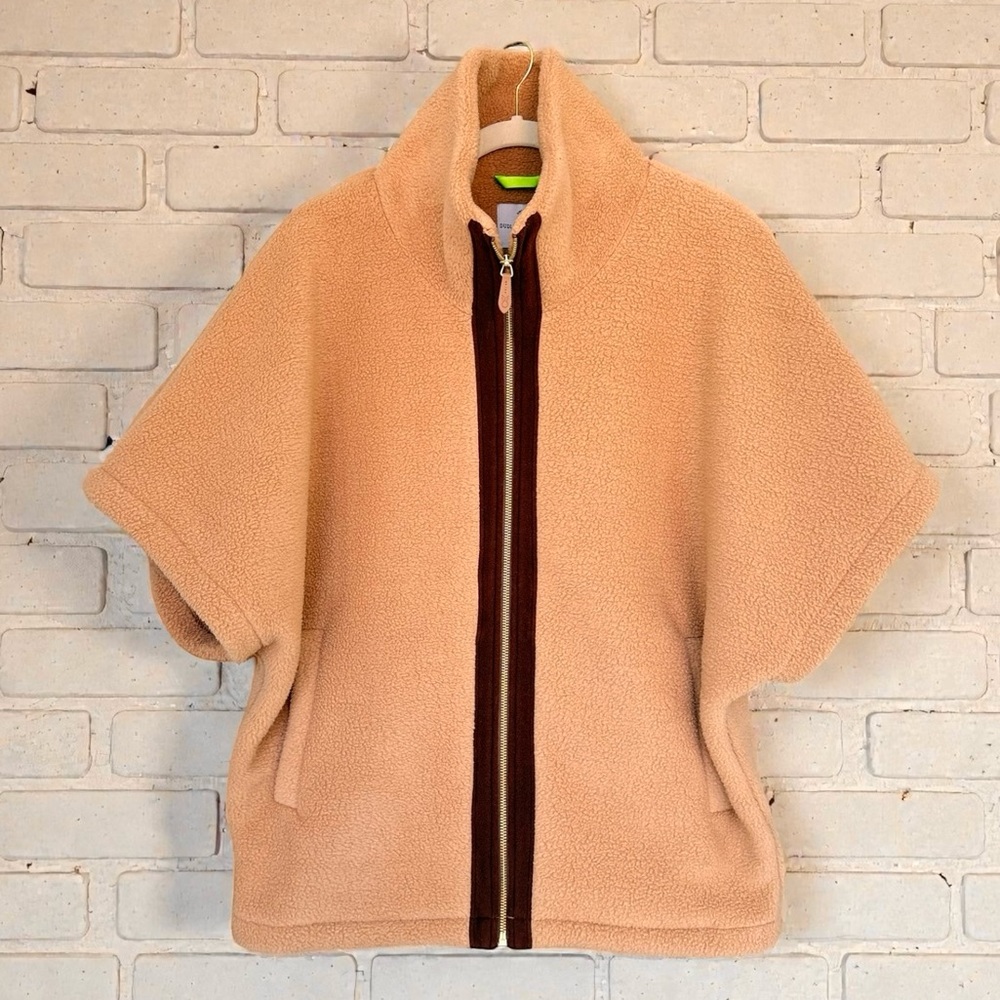 827 Dudley Stephens Arlington Poncho Camel Sherpa Fleece XS Small NWT